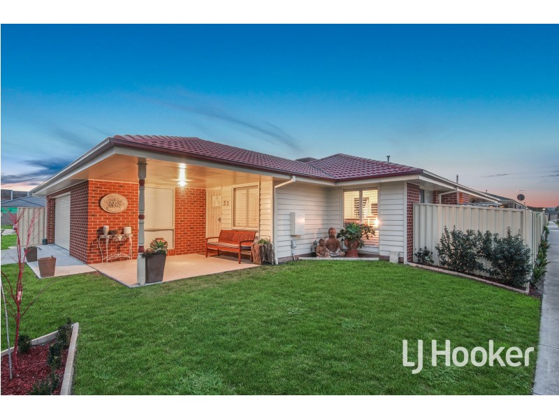 55 Blue Horizons Way, Pakenham VIC 3810