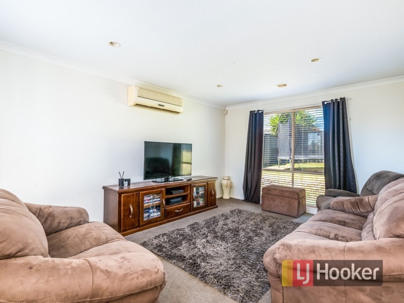 11 Caspian Chase, Pakenham VIC 3810