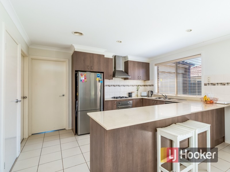 11 Caspian Chase, Pakenham VIC 3810