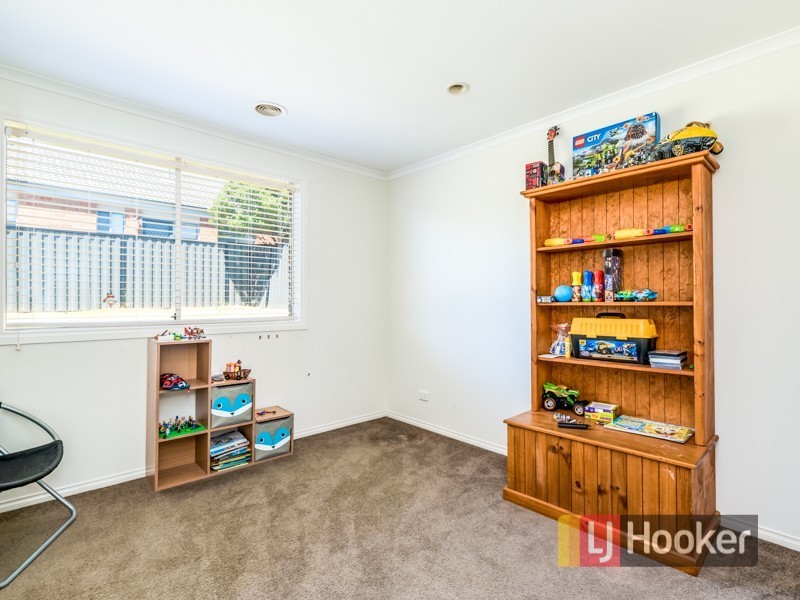 11 Caspian Chase, Pakenham VIC 3810