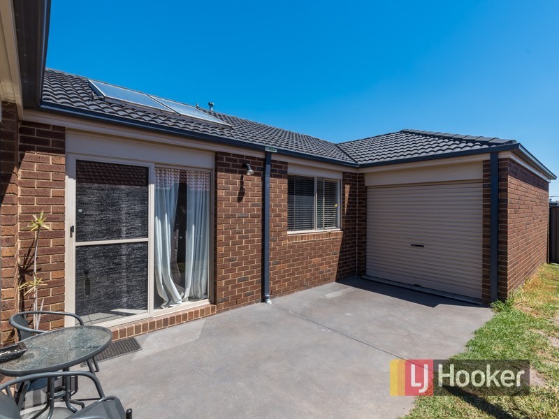 11 Caspian Chase, Pakenham VIC 3810