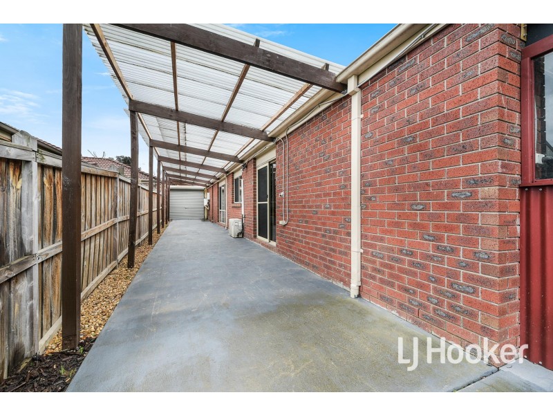 16 Tipperary Circuit, Pakenham VIC 3810