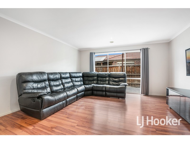 16 Tipperary Circuit, Pakenham VIC 3810