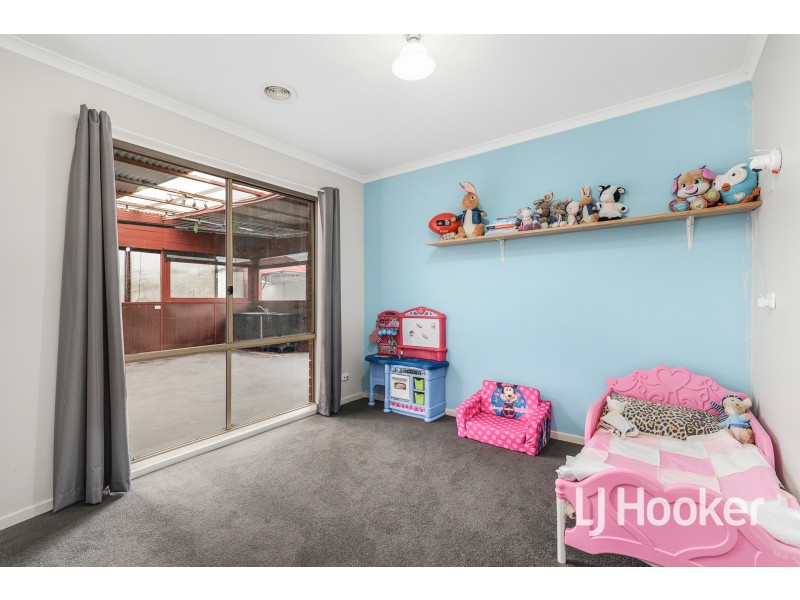 16 Tipperary Circuit, Pakenham VIC 3810