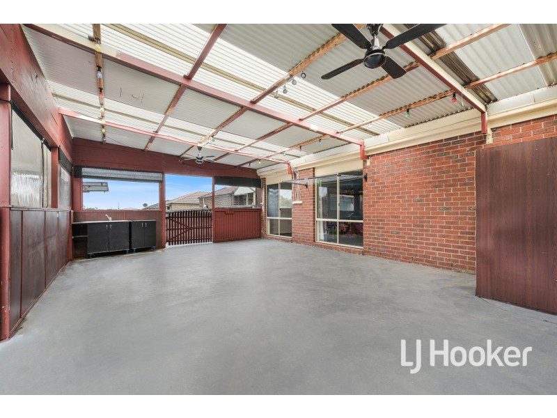 16 Tipperary Circuit, Pakenham VIC 3810