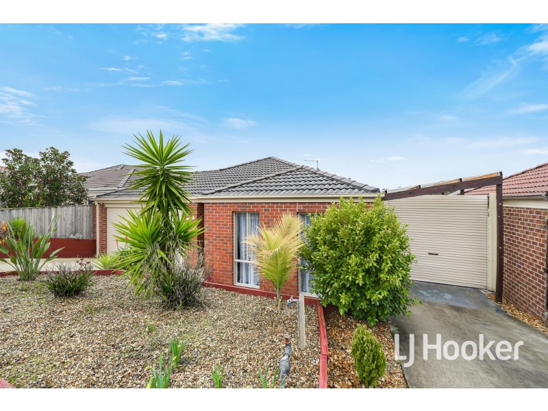 16 Tipperary Circuit, Pakenham VIC 3810