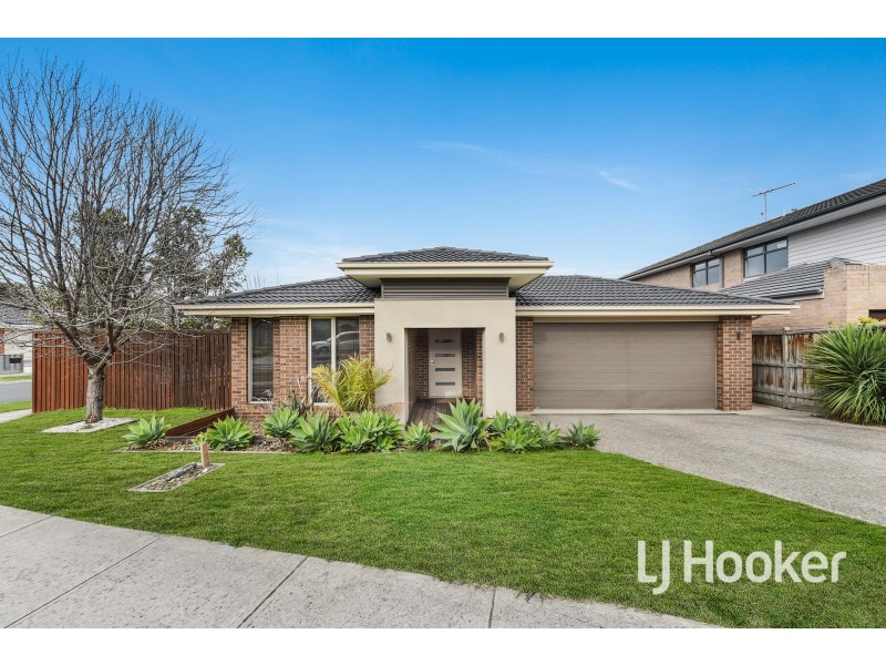 54 Irving Road, Pakenham VIC 3810