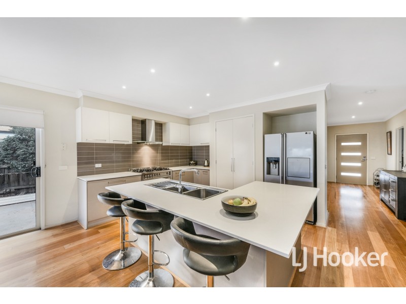 54 Irving Road, Pakenham VIC 3810