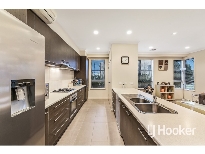 2 Harlesden Circuit, Pakenham VIC 3810