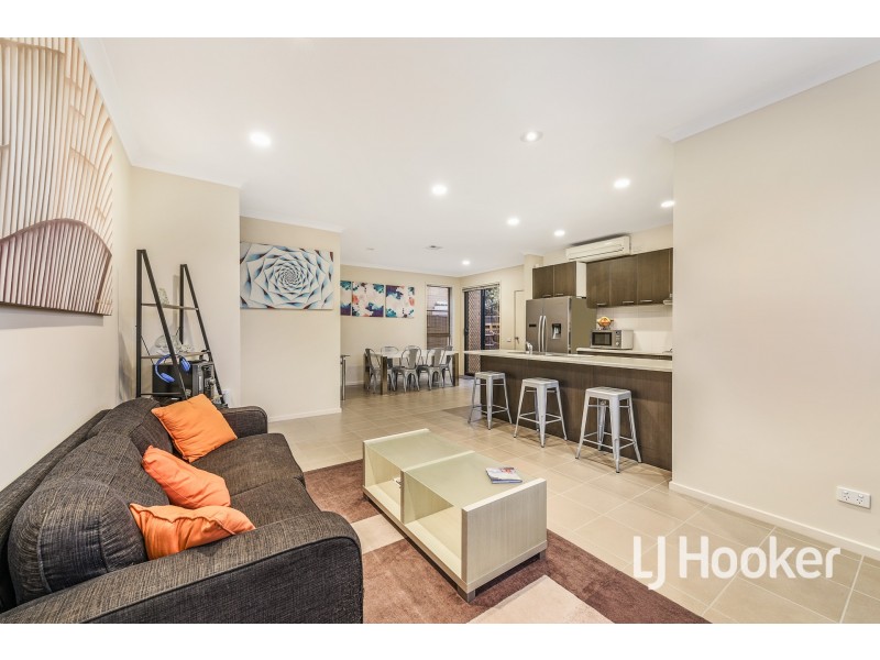 2 Harlesden Circuit, Pakenham VIC 3810