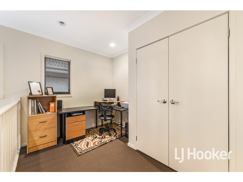 2 Harlesden Circuit, Pakenham VIC 3810