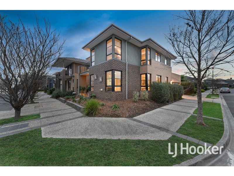 2 Harlesden Circuit, Pakenham VIC 3810