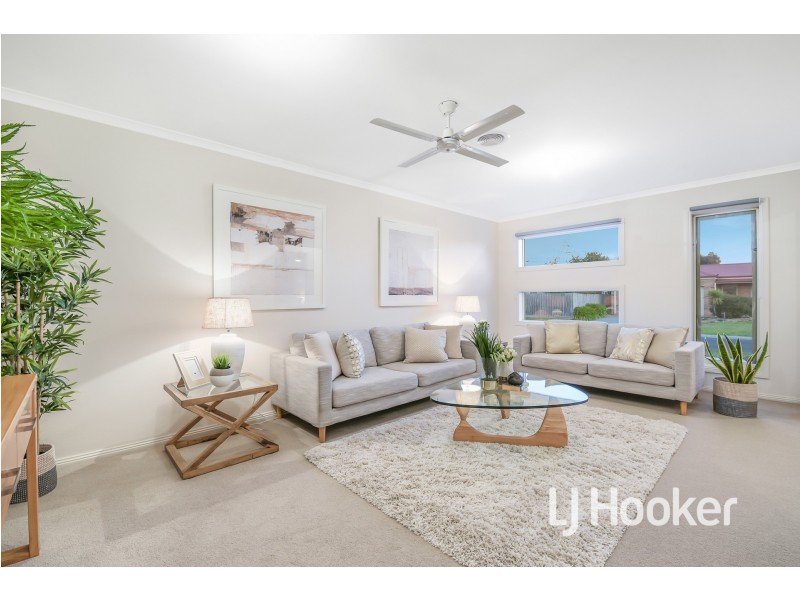 13 Watts Terrace, Pakenham VIC 3810