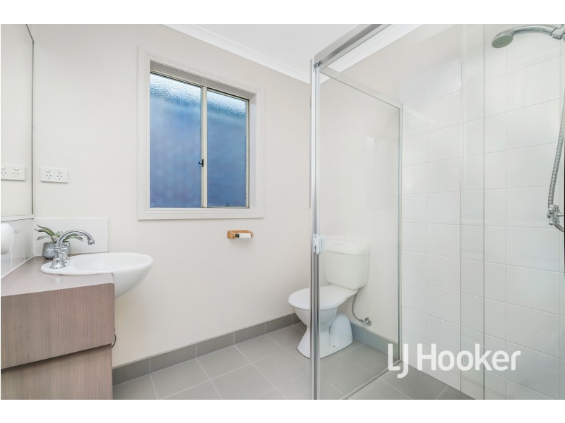 13 Watts Terrace, Pakenham VIC 3810