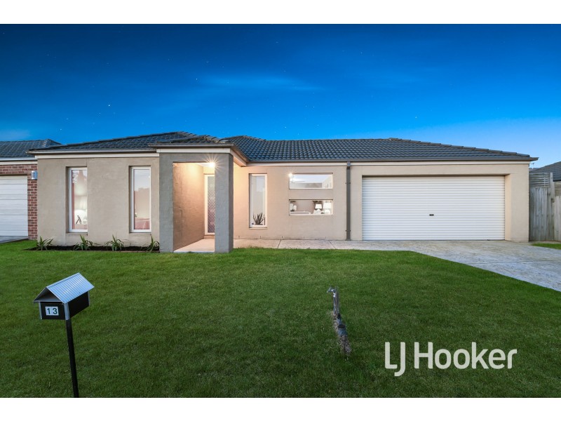 13 Watts Terrace, Pakenham VIC 3810