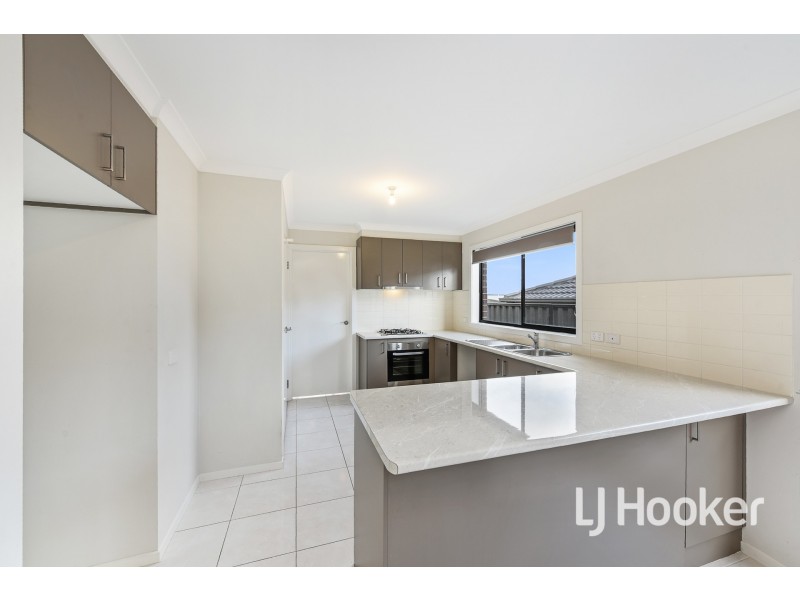 25 Botham Crescent, Pakenham VIC 3810