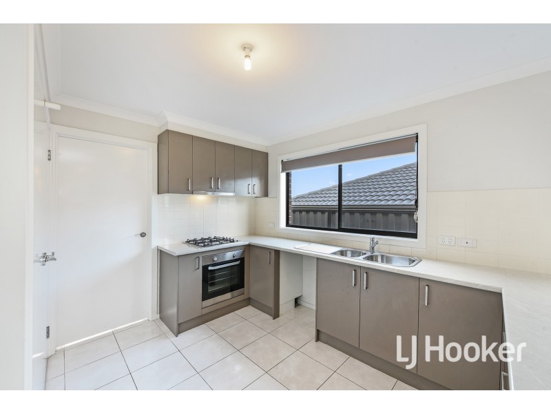 25 Botham Crescent, Pakenham VIC 3810