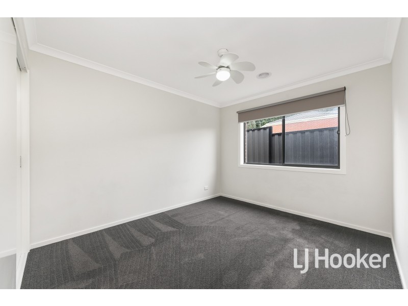 25 Botham Crescent, Pakenham VIC 3810