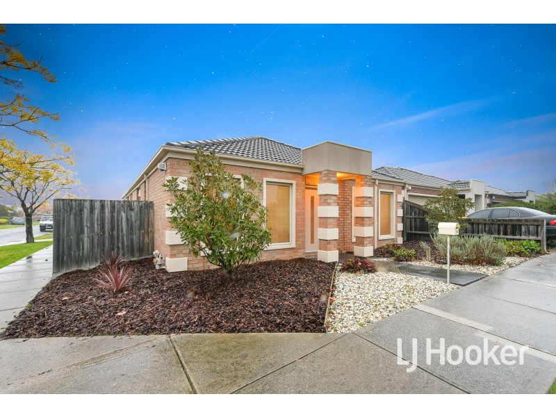 34 Sandalwood Drive, Pakenham VIC 3810