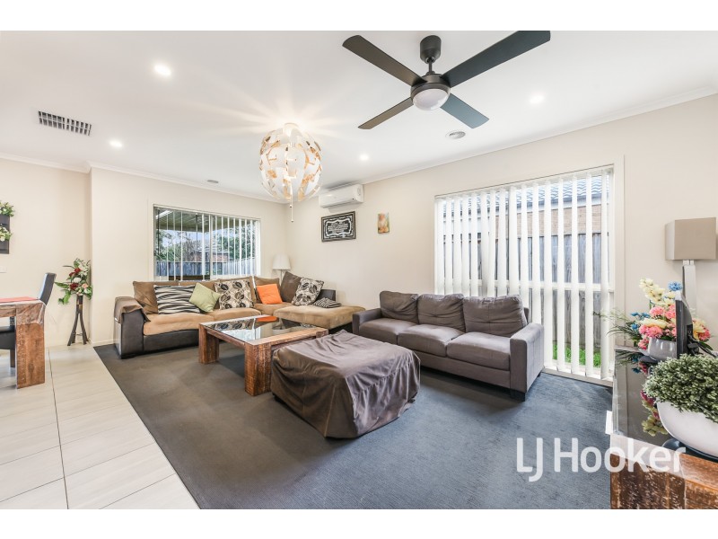 13 Young Street, Pakenham VIC 3810