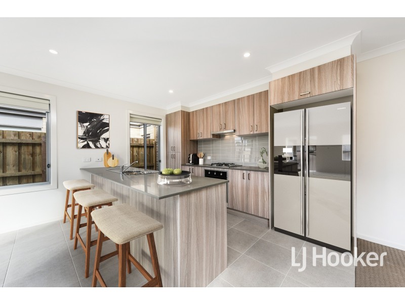 26 Quinella Way, Pakenham VIC 3810