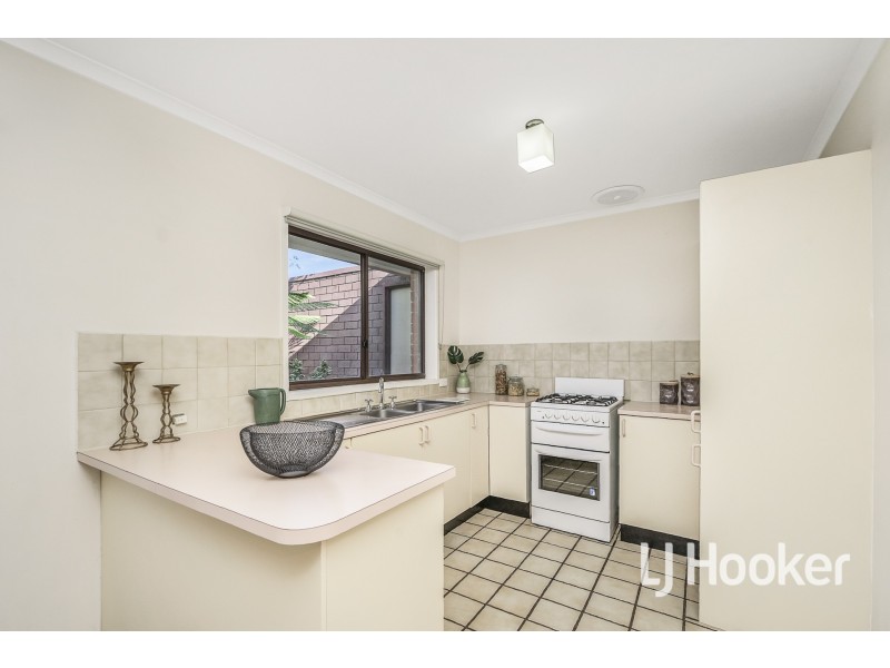 3/2 Tania Court, Pakenham VIC 3810