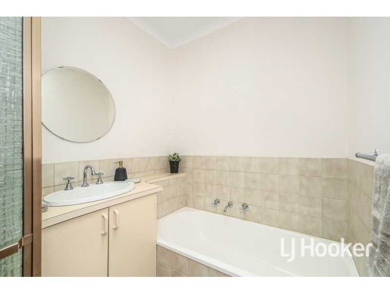 3/2 Tania Court, Pakenham VIC 3810