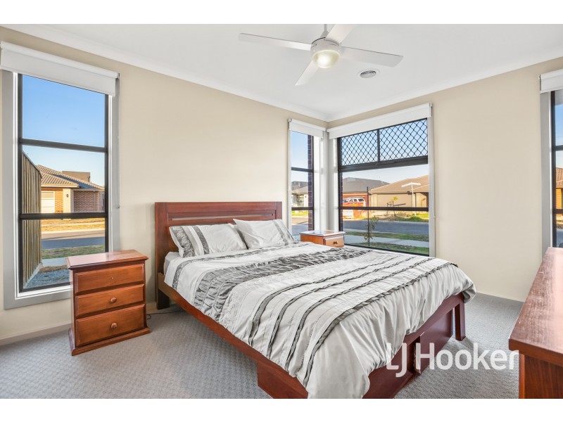 20 Earhart Street, Pakenham VIC 3810