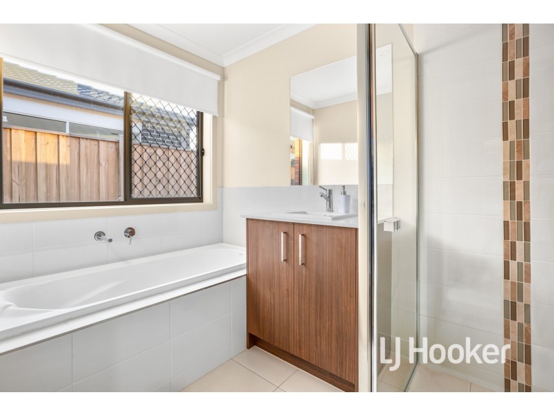 20 Earhart Street, Pakenham VIC 3810