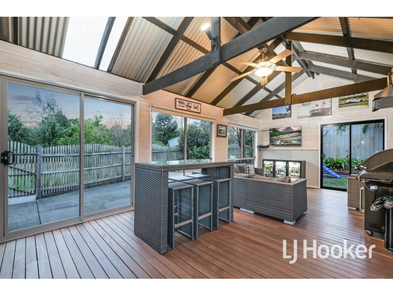 4 Meeking Drive, Pakenham VIC 3810