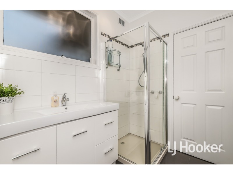 4 Meeking Drive, Pakenham VIC 3810