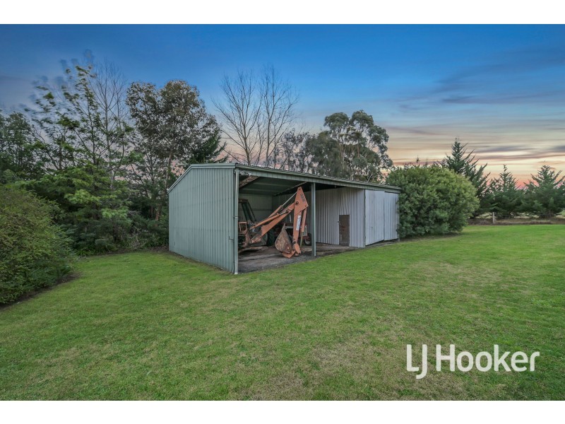 4 Meeking Drive, Pakenham VIC 3810
