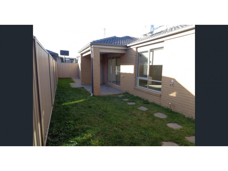 7 Harrison Way, Pakenham VIC 3810