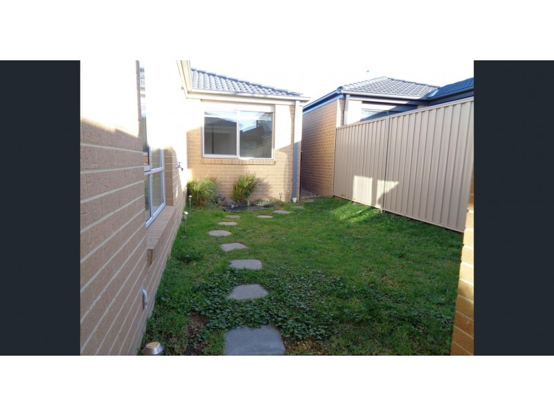 7 Harrison Way, Pakenham VIC 3810