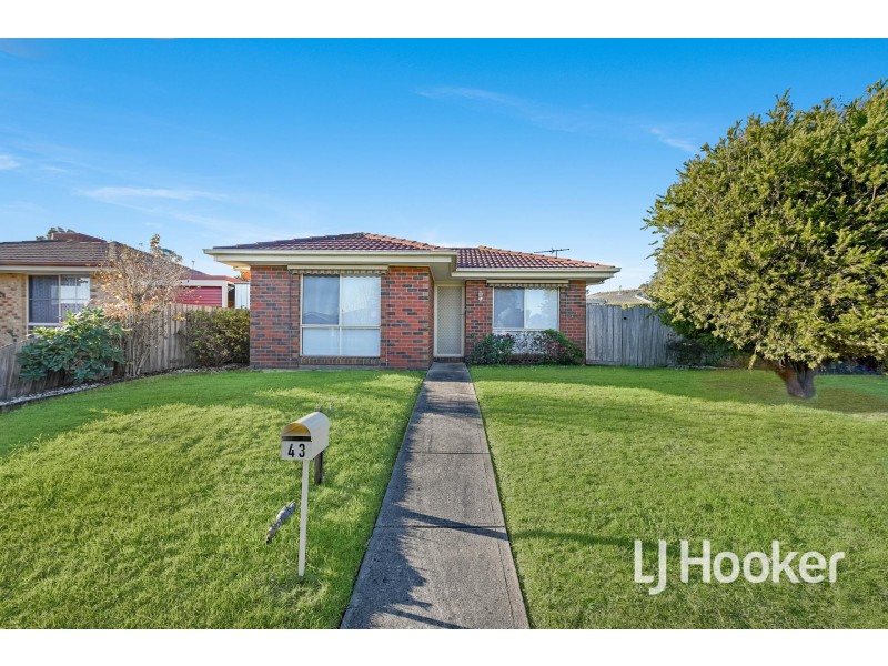 43 Maria Crescent, Pakenham VIC 3810