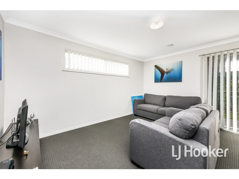 3/30 Sir Thomas Drive, Pakenham VIC 3810