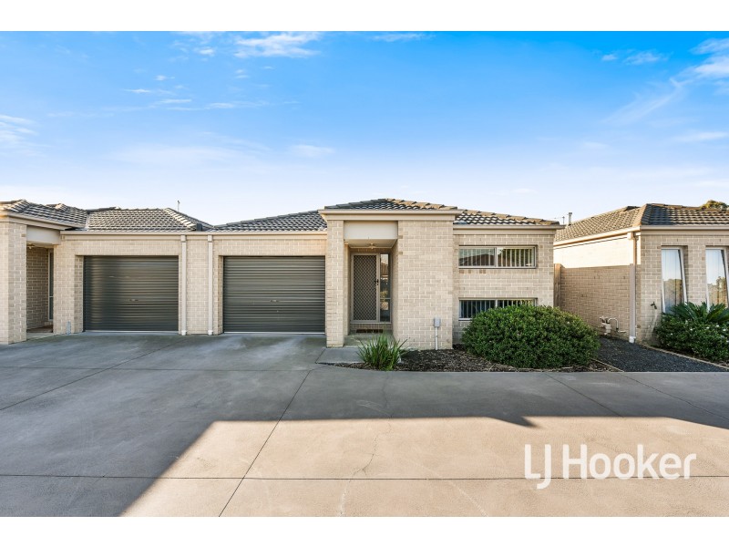 3/30 Sir Thomas Drive, Pakenham VIC 3810