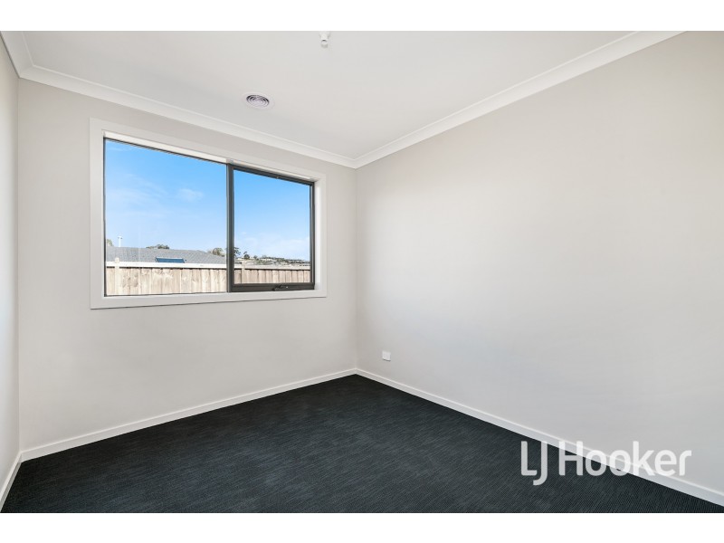 22 Redleaf Avenue, Warragul VIC 3820