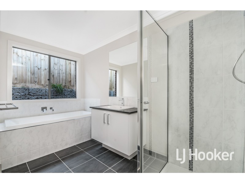 22 Redleaf Avenue, Warragul VIC 3820