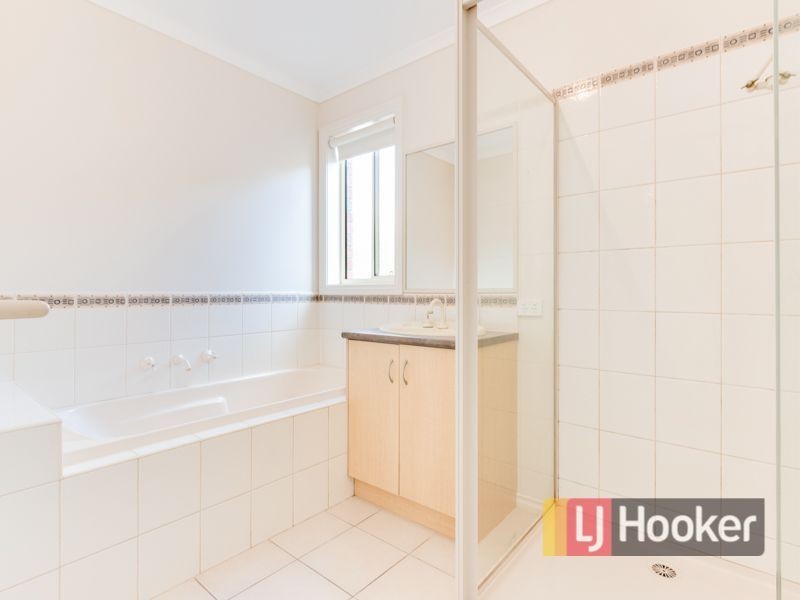 1/5 Glenda Court, Pakenham VIC 3810