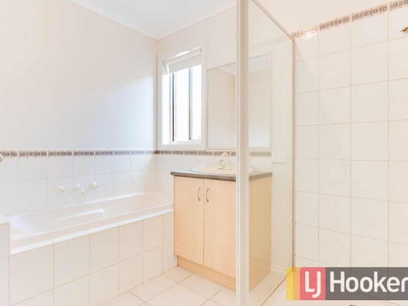 1/5 Glenda Court, Pakenham VIC 3810