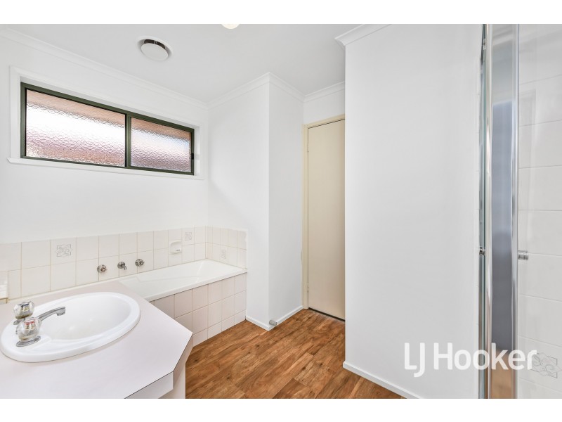 10 Daniel Court, Pakenham VIC 3810