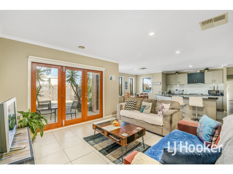 2 Huron Parkway, Pakenham VIC 3810
