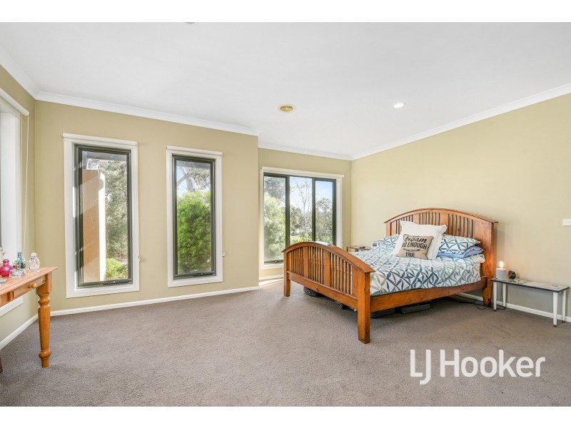 2 Huron Parkway, Pakenham VIC 3810