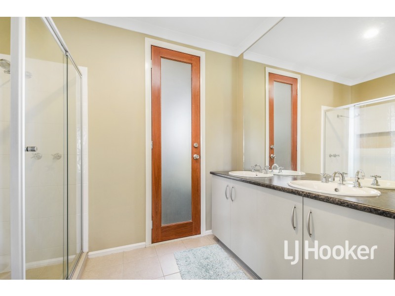 2 Huron Parkway, Pakenham VIC 3810