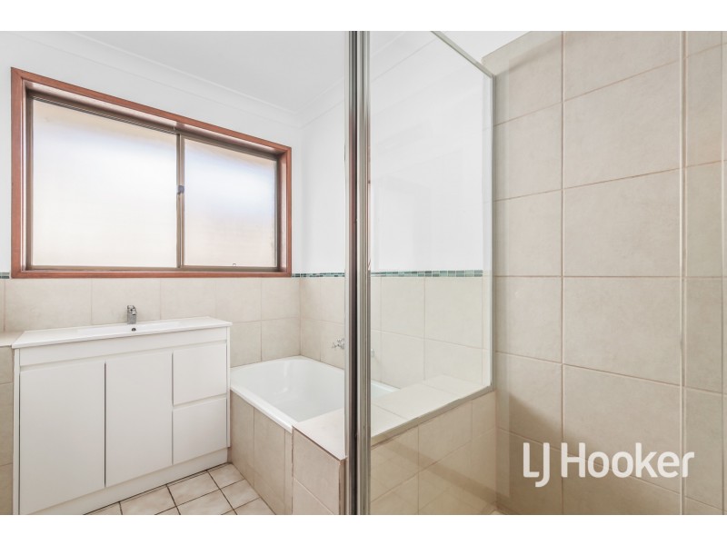 39 Howey Road, Pakenham VIC 3810