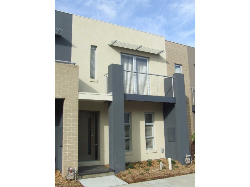 8 Ibis Close, Pakenham VIC 3810