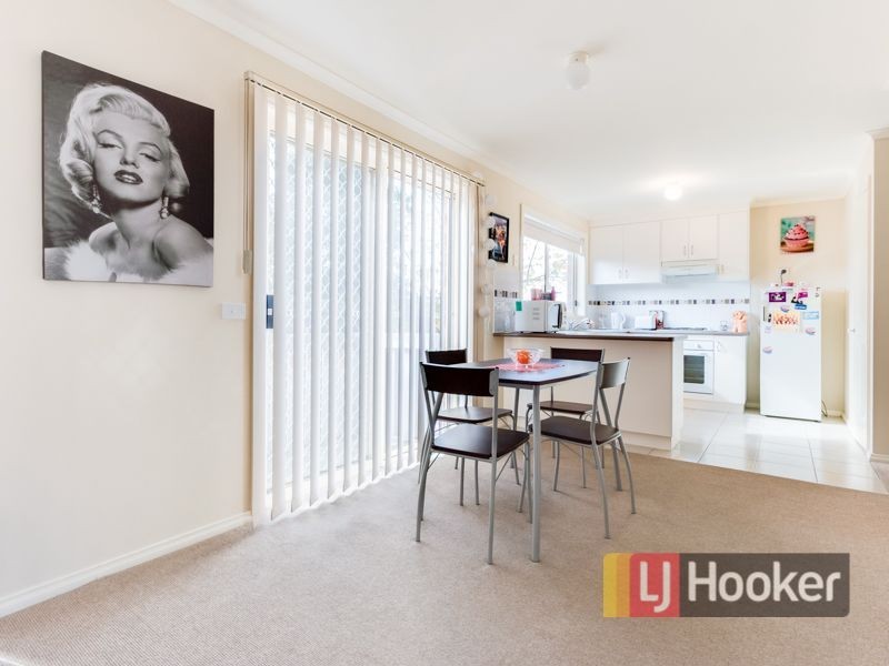 4/3 Hale Place, Pakenham VIC 3810
