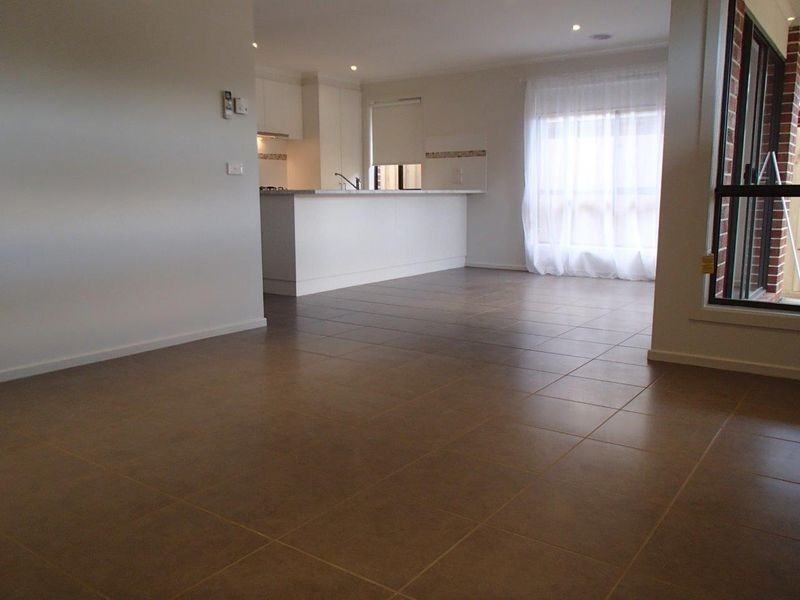 2/14 Hair Court, Beaconsfield VIC 3807