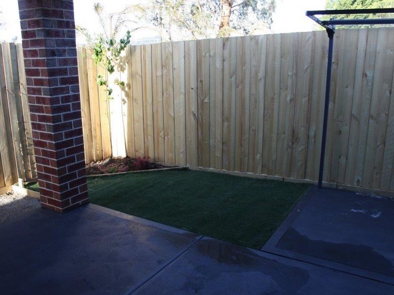 2/14 Hair Court, Beaconsfield VIC 3807